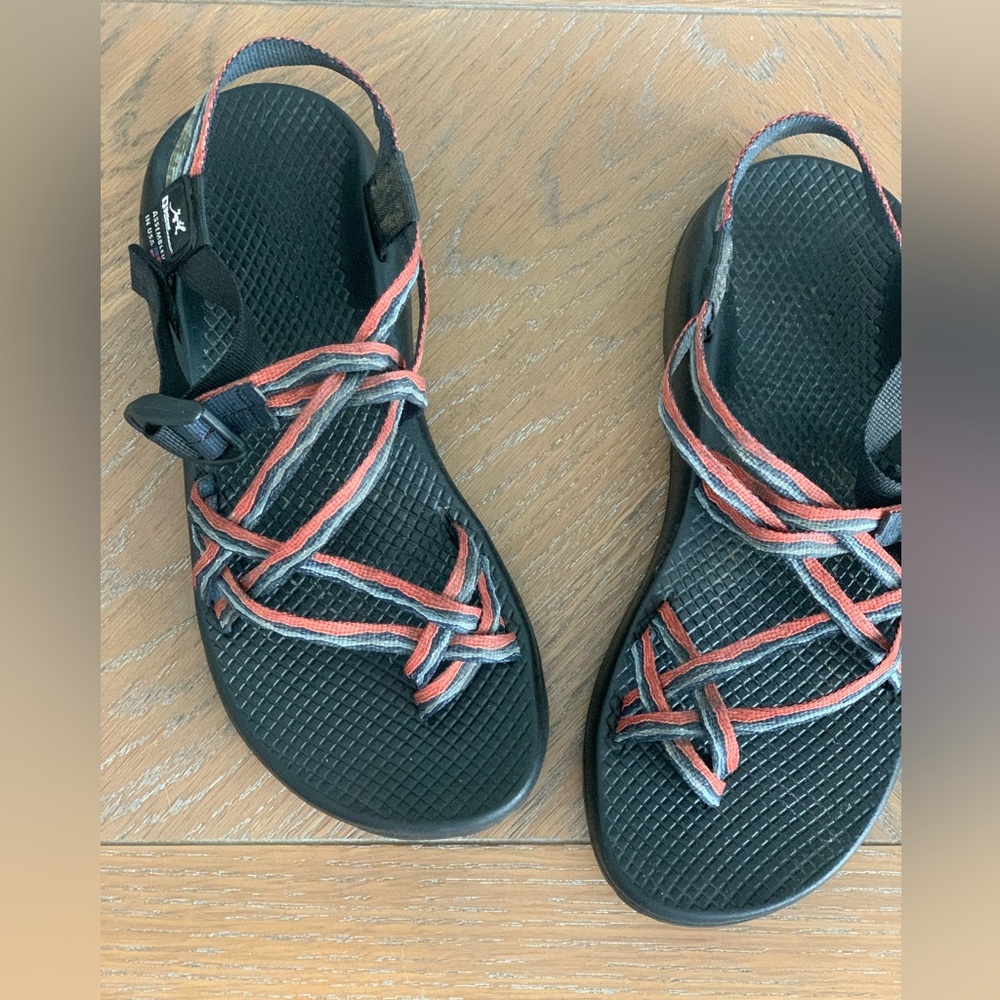 Women’s Chaco Toe Strap Sandals.  Size 9.
